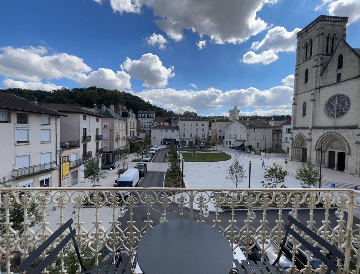 Carnot Place Bourgoin-Jallieu Exterior photo