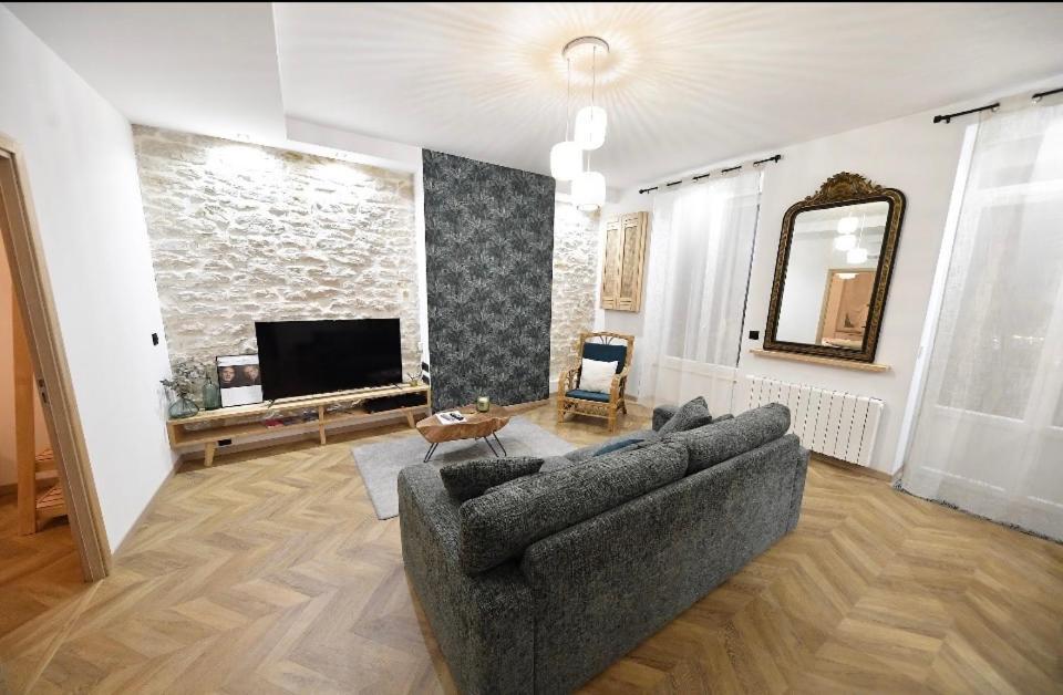 Carnot Place Bourgoin-Jallieu Exterior photo